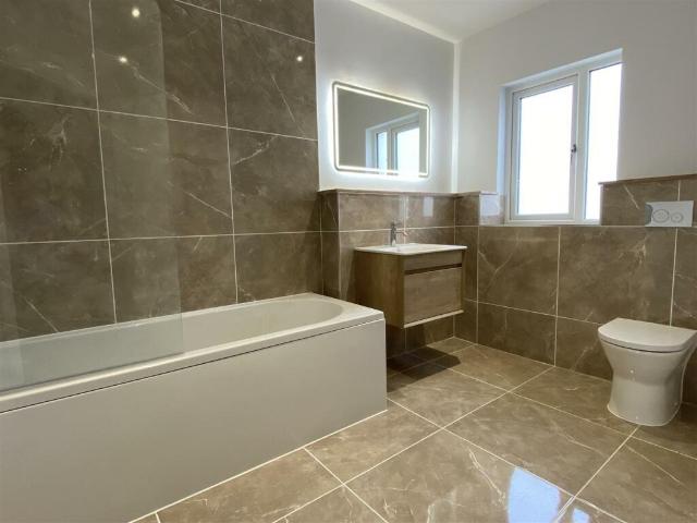 Flat for sale in Beaumaris