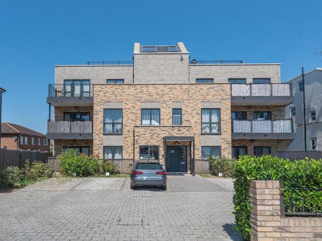Flat for sale in London Borough of Croydon, Greater London