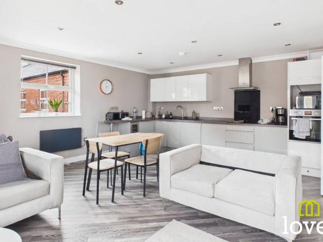 Flat for sale in Old Town, Hull