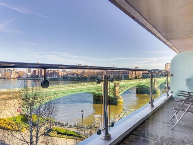 Flat for sale in Imperial Wharf, Greater London