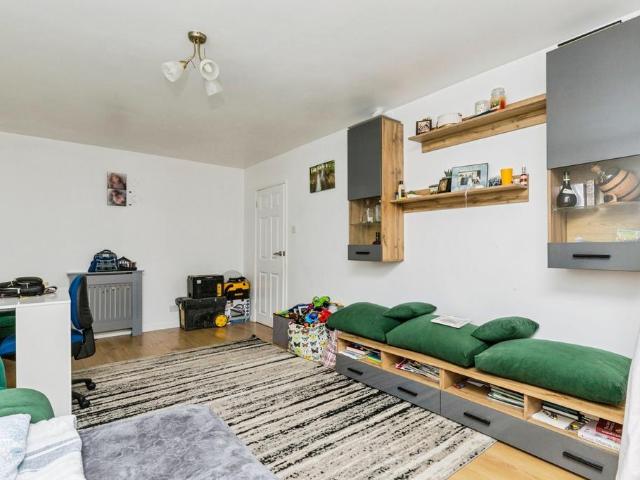 Flat for sale in Glynde, West Sussex