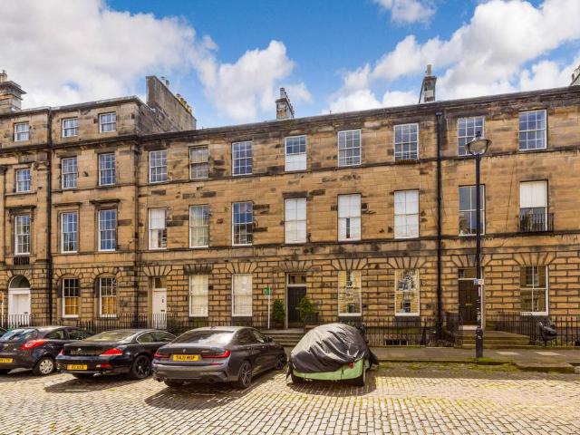 Flat for sale in New Town, Scotland