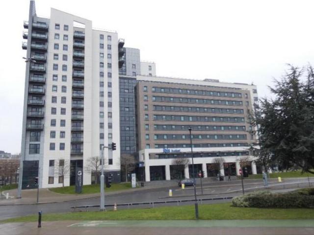 Flat for sale in Richmond Hill, West Yorkshire