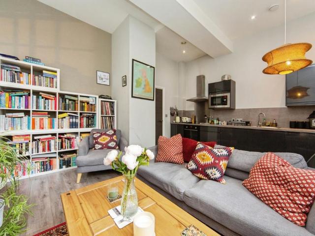 Flat for sale in Calderstones