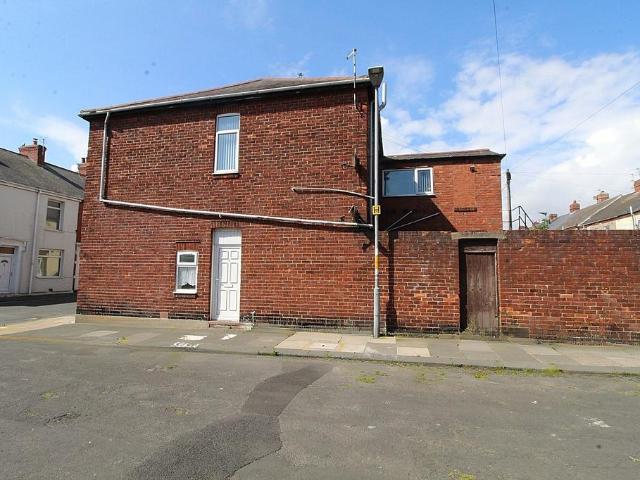 Flat for sale in Malvin's Close, Blyth