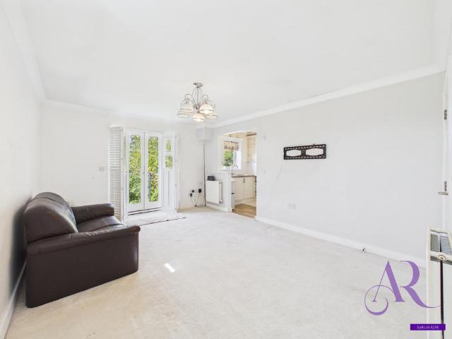 Flat for sale in Monkston Park, Milton Keynes