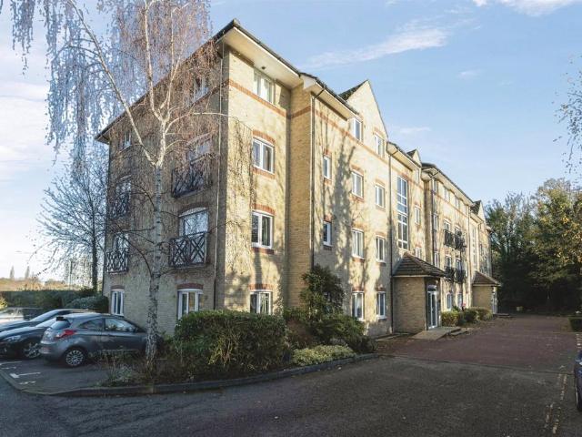 Flat for sale in Corner Hall, Dacorum