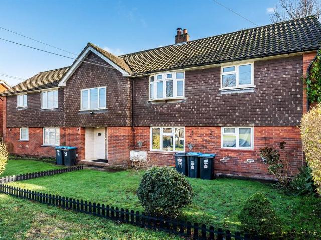 Flat for sale in Hillview, Surrey