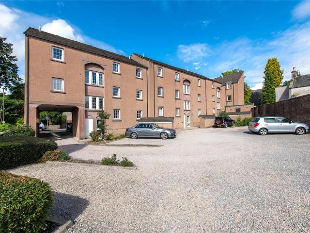 Flat for sale in Banchory, Scotland