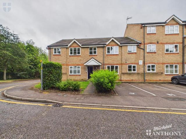 Flat for sale in Walton, Aylesbury