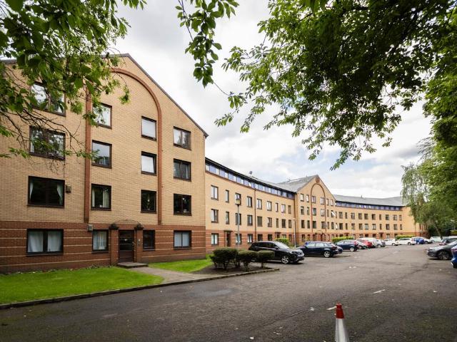 Flat for sale in Cessnock, Scotland
