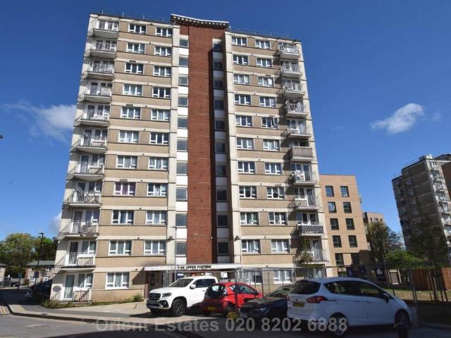 Flat for sale in Hendon, Greater London