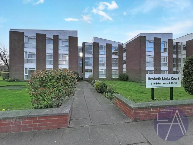 Flat for sale in Marshside, Southport