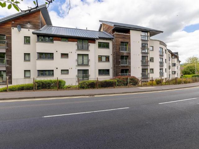 Flat for sale in Hillyland, Moneydie