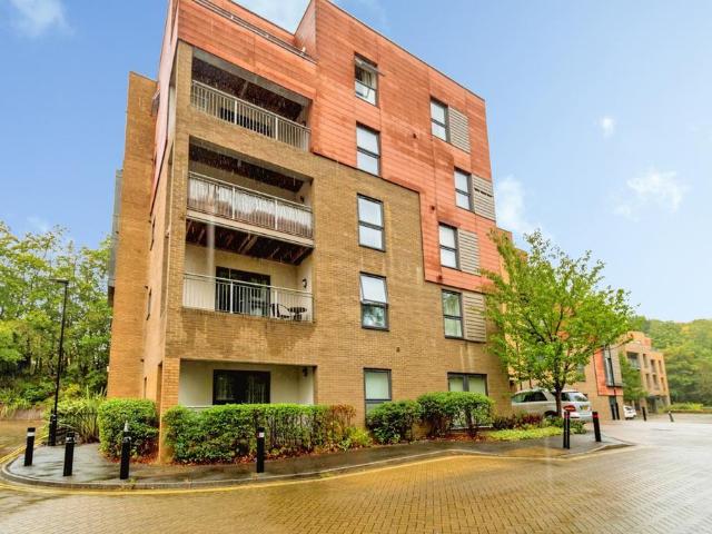 Flat for sale in Harefield, Southampton