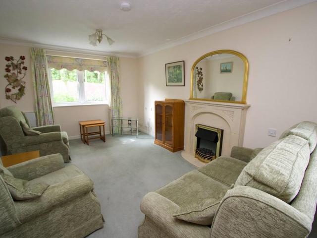 Flat for sale in Chatham