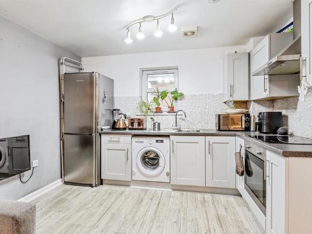 Flat for sale in Bishopsworth, Bristol