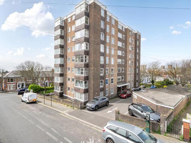 Flat for sale in Kemptown, Brighton & Hove