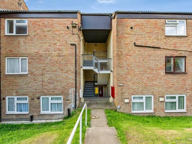 Flat for sale in Hamerton, Kent