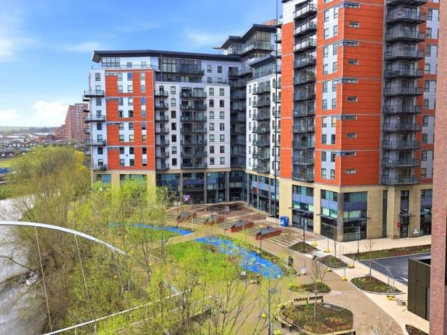 Flat for sale in Holbeck, West Yorkshire