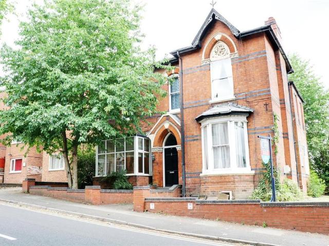 Flat for sale in Walsall, The Chuckery