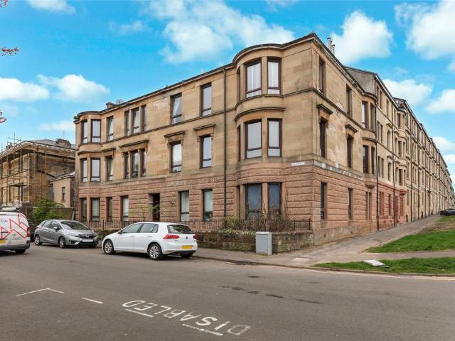 Flat for sale in Dennistoun, Scotland