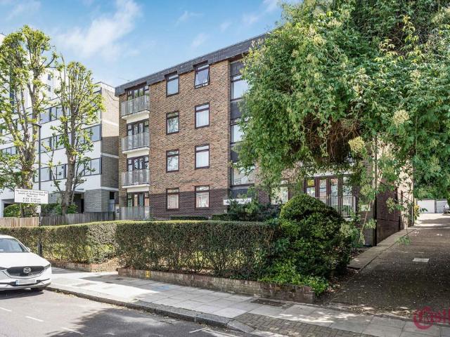 Flat for sale in Shepherd's Hill, Crouch End