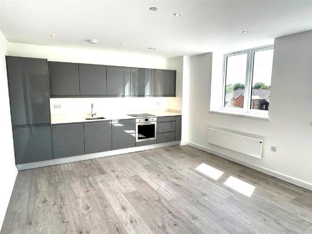 Flat for sale in Wallington, Greater London