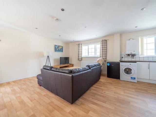 Flat for sale in Ludlow, Shropshire