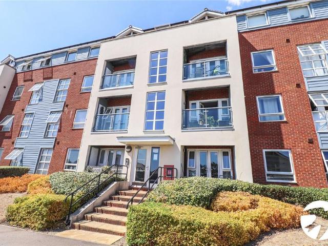 Flat for sale in Northumberland Heath, Greater London