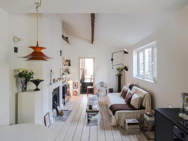 Flat for sale in Old Ford, Mile End