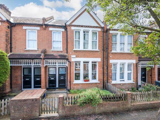 Flat for sale in Herne Hill, Greater London