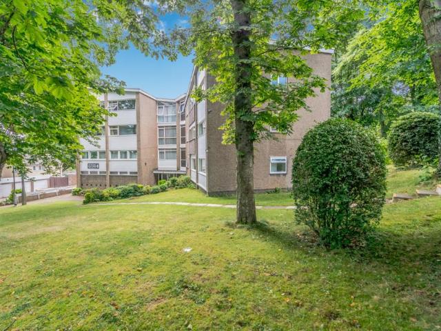 Flat for sale in Eccleshill, West Yorkshire
