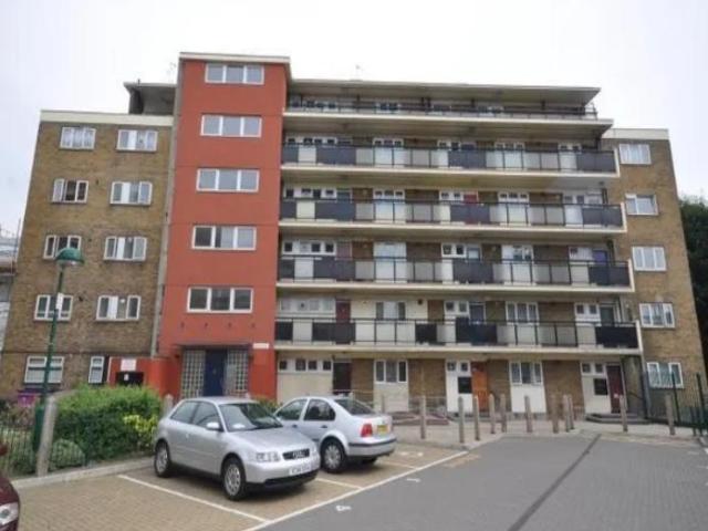 Flat for sale in London Borough of Tower Hamlets, Greater London