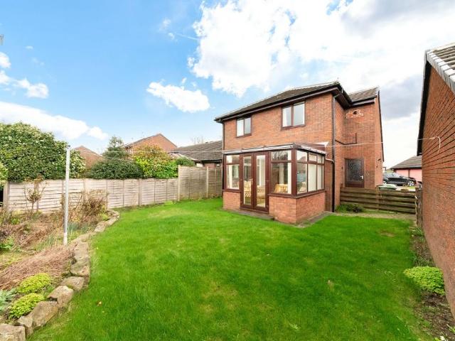 Flat for sale in Little Lepton, Kirkburton