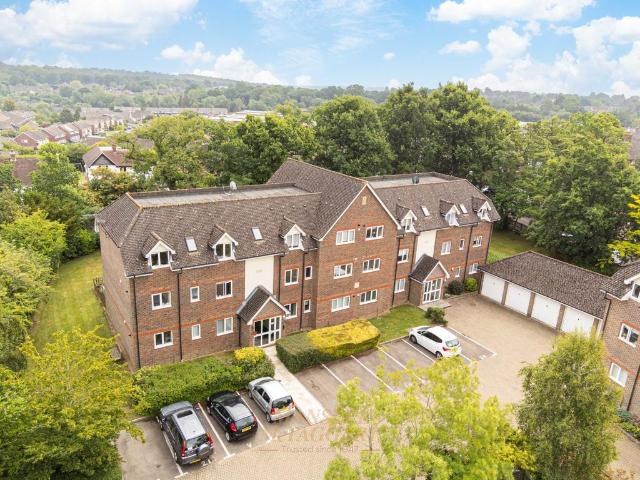 Flat for sale in North End, Perryfields