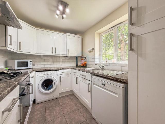 Flat for sale in The Hale, Greater London
