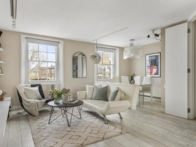 Flat for sale in Kensal Town, Bayswater