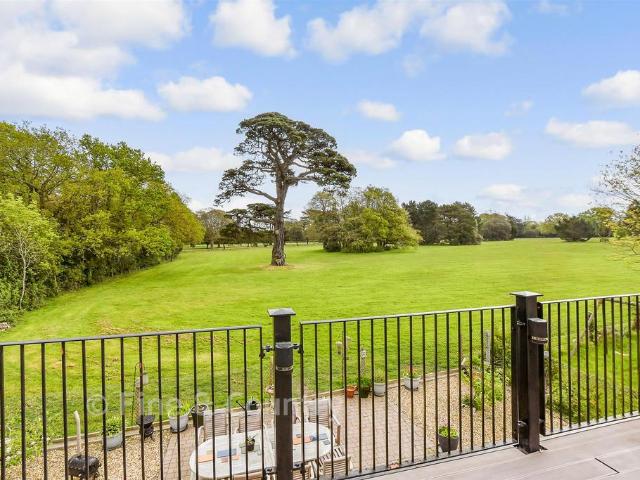 Flat for sale in East Cowes, Isle Of Wight
