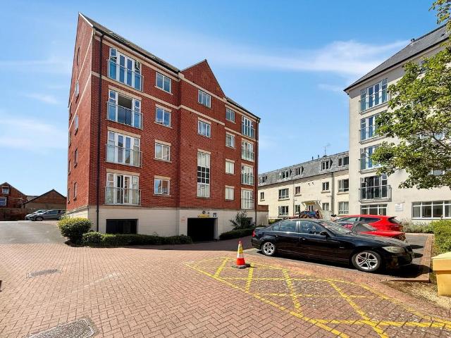 Flat for sale in Trowbridge