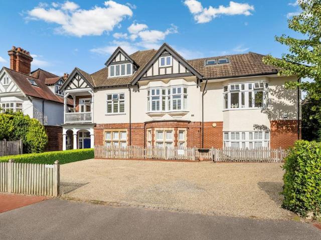 Flat for sale in Hawkenbury, Sandown Park