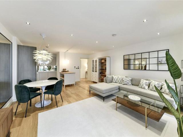 Flat for sale in Hammersmith, Greater London