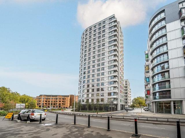 Flat for sale in Reading