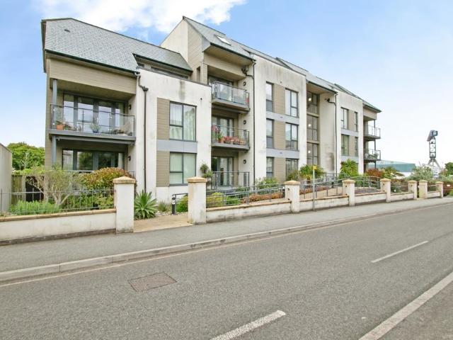 Flat for sale in Falmouth, Cornwall