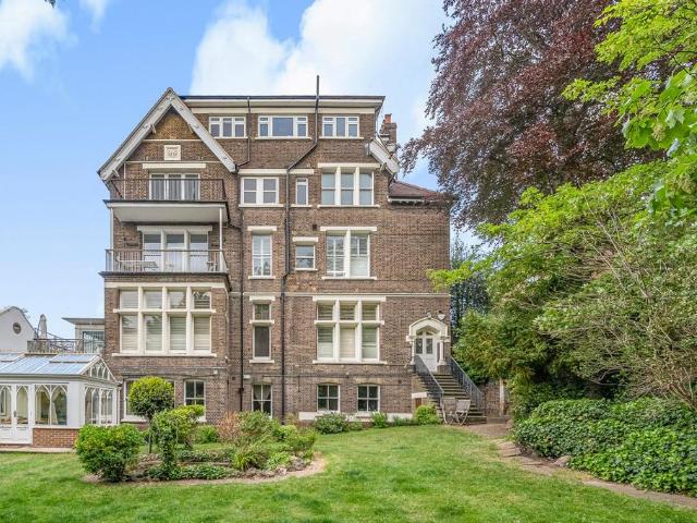Flat for sale in South Hampstead, Greater London