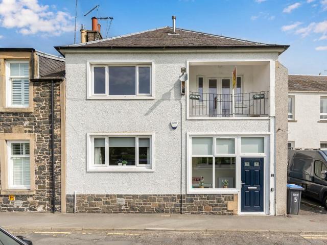 Flat for sale in Peebles, Scotland