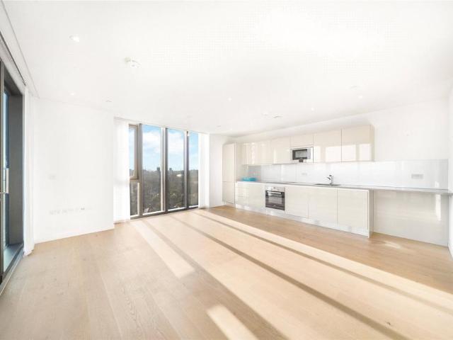 Flat for sale in Elephant and Castle, Greater London