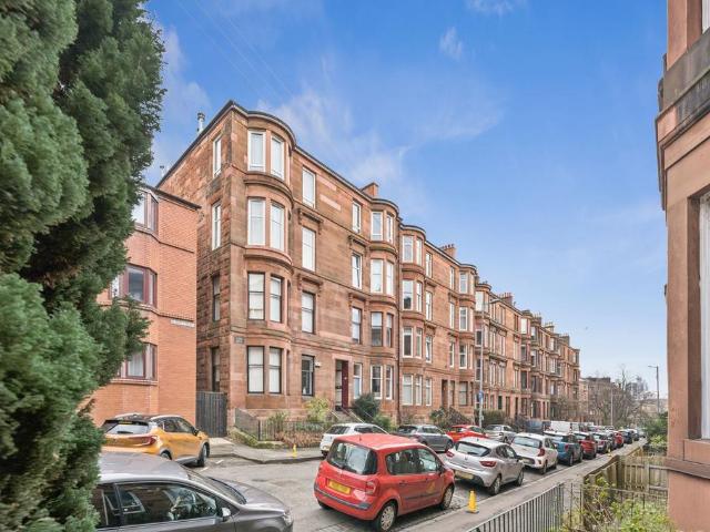 Flat for sale in Partick, Scotland