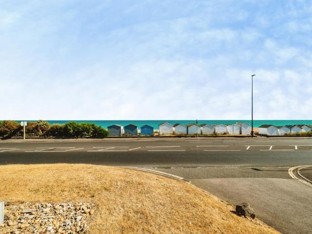 Flat for sale in Fishersgate, West Sussex