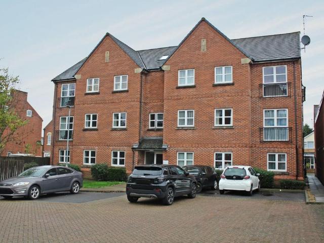 Flat for sale in Aylestone Park, Leicester